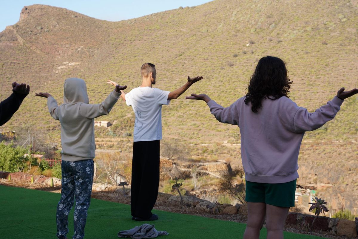 Bastiaan teaching workshop outdoors Tenerife